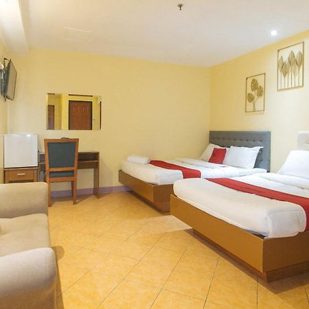 Reddoorz At Comfy Inn Ermita Manila Exterior photo