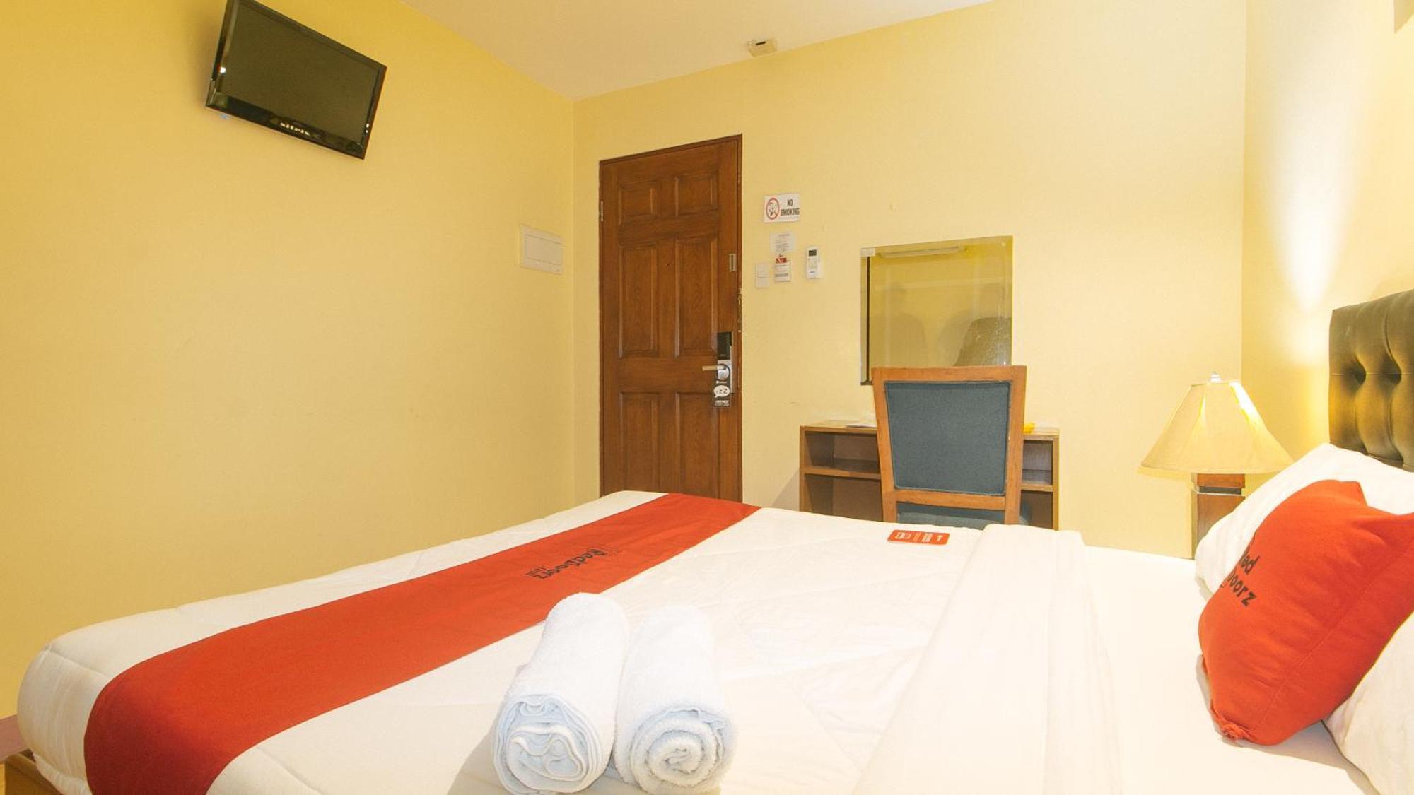 Reddoorz At Comfy Inn Ermita Manila Exterior photo