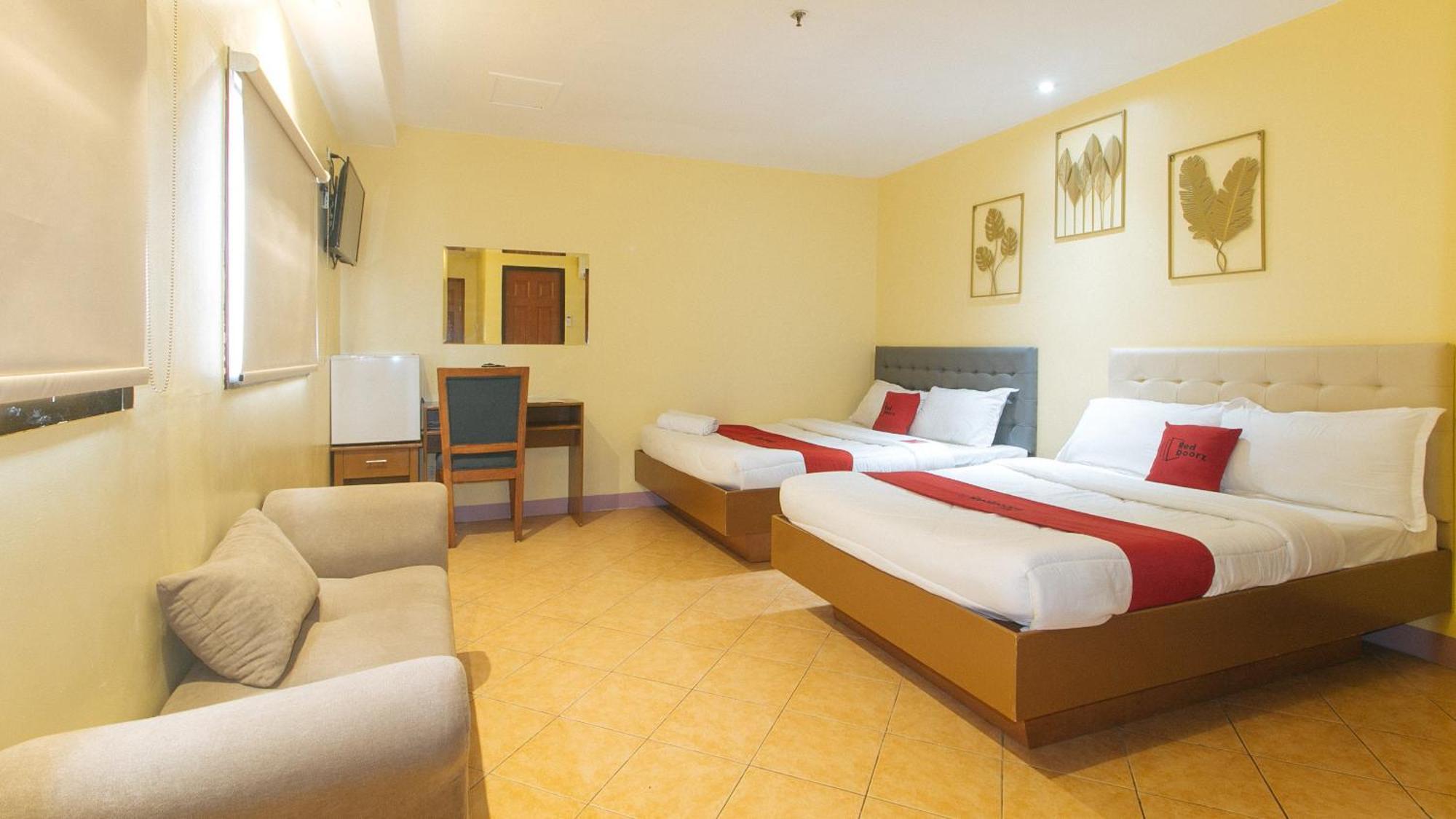 Reddoorz At Comfy Inn Ermita Manila Exterior photo