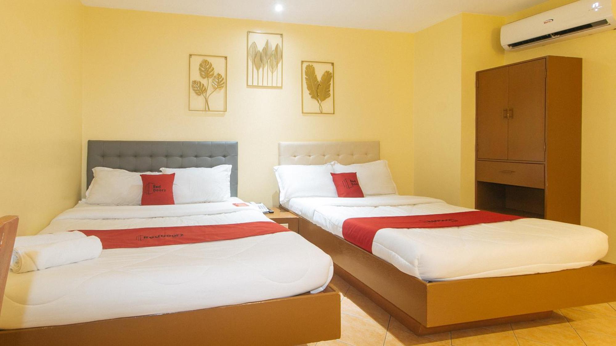 Reddoorz At Comfy Inn Ermita Manila Exterior photo